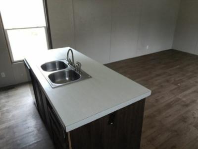 Photo 4 of 15 of home located at 22084 I-10 Vidor, TX 77662