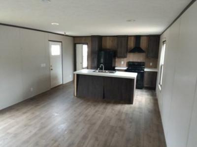 Photo 4 of 16 of home located at 22084 I-10 Vidor, TX 77662