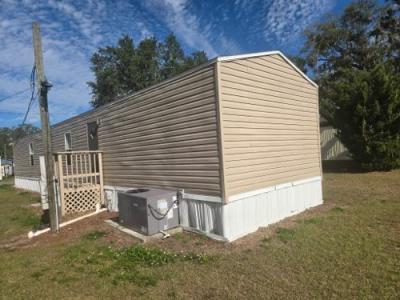 Photo 4 of 12 of home located at 18118 N Us Highway 41 Lot 37C Lutz, FL 33549