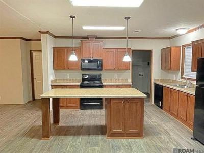 Photo 2 of 22 of home located at 1235 Coteau Rd Houma, LA 70364