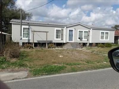 Photo 4 of 14 of home located at 125 E 2nd St Larose, LA 70373