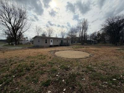 Photo 3 of 16 of home located at 6682 State Route 250 Calhoun, KY 42327