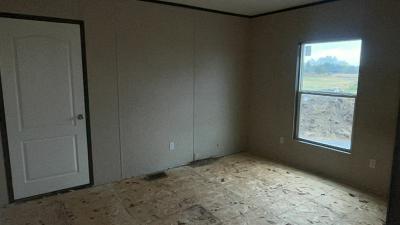 Photo 2 of 12 of home located at 914 Il 15 Sims, IL 62886