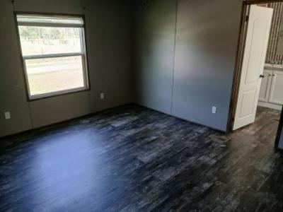 Photo 4 of 14 of home located at 22084 I-10 Vidor, TX 77662