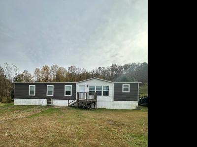 Photo 3 of 20 of home located at Storage Lot Milton, WV 25541