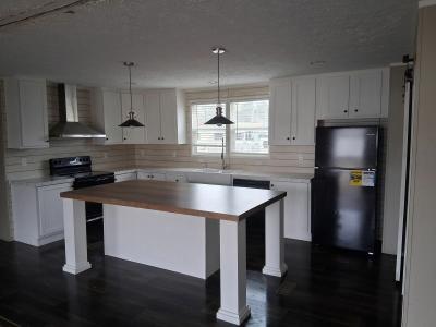 Mobile Home at Storage Lot Milton, WV 25541