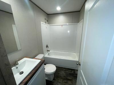 Mobile Home at 914 Il 15 Sims, IL 62886