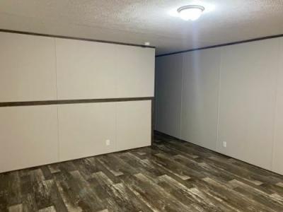 Photo 4 of 15 of home located at 287 White Pine Cir L Florence, KY 41042