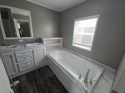 Photo 5 of 14 of home located at 504 Molly Lane Gadsden, AL 35901