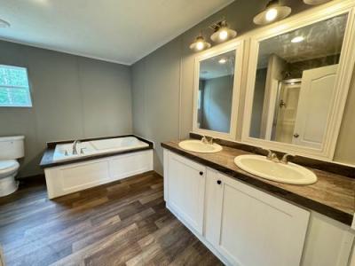 Photo 5 of 24 of home located at 736 Old Cemetery Rd Madisonville, TN 37354