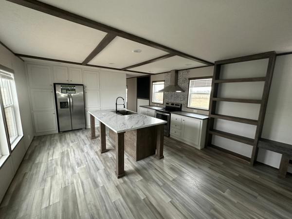 2023 PLATINUM ANNIVERSARY Manufactured Home