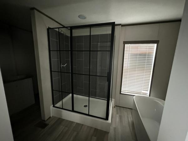 2023 PLATINUM ANNIVERSARY Manufactured Home