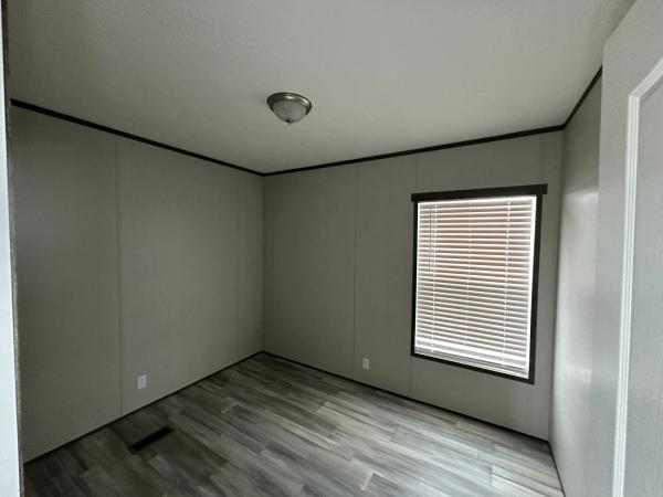 2023 PLATINUM ANNIVERSARY Manufactured Home