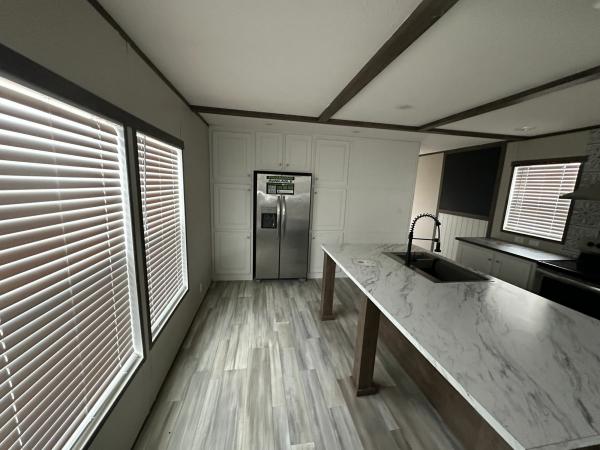 2023 PLATINUM ANNIVERSARY Manufactured Home