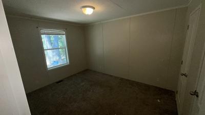 Mobile Home at 914 Il 15 Sims, IL 62886