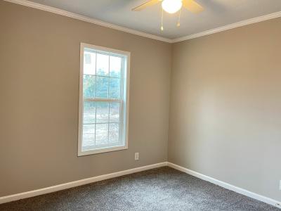 Photo 5 of 13 of home located at 6581 Crestline Rd Laurinburg, NC 28352