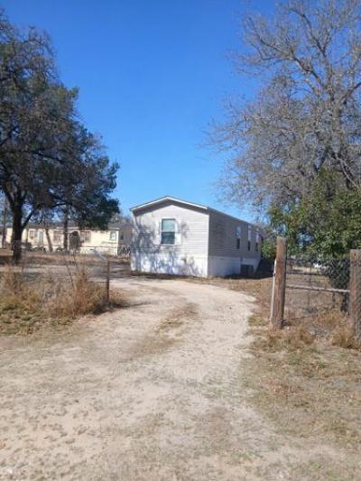 Photo 2 of 16 of home located at 330 Woodcrest Somerset, TX 78069