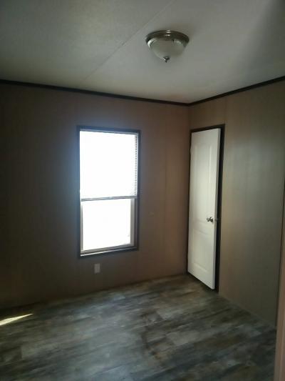 Photo 4 of 13 of home located at 25898 I-30 Frontage Rd Bryant, AR 72022