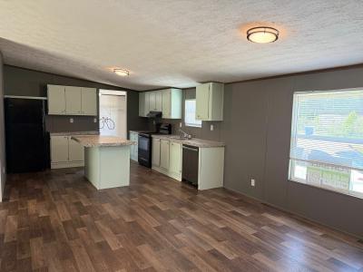 Photo 3 of 13 of home located at 1656 County Road 3479A Cleveland, TX 77327