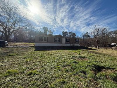 Photo 4 of 18 of home located at 2882 S Riverbend Rd Dalton, GA 30721