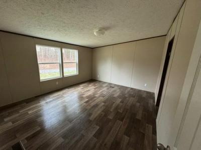 Photo 4 of 18 of home located at 2882 S Riverbend Rd Dalton, GA 30721