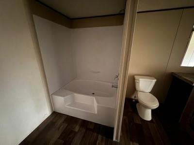 Photo 5 of 18 of home located at 2882 S Riverbend Rd Dalton, GA 30721