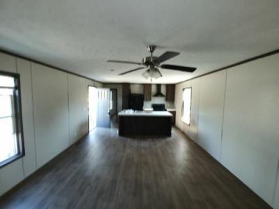 Photo 3 of 15 of home located at 915 Ssw Loop 323 Tyler, TX 75701