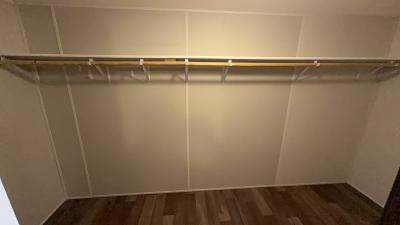 Photo 4 of 30 of home located at 19124 Lagloria Rd Elmendorf, TX 78112