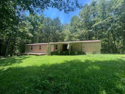 Photo 2 of 10 of home located at 150 Arthur Dr Ohatchee, AL 36271