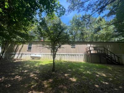 Photo 4 of 10 of home located at 150 Arthur Dr Ohatchee, AL 36271
