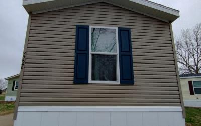 Mobile Home at 3726 Camden Dr Lot Cm3726 Columbus, IN 47203