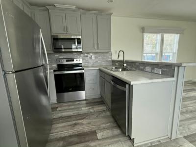 Photo 2 of 13 of home located at 10201 W Beaver St #279 Jacksonville, FL 32220