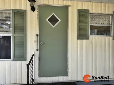 Photo 3 of 25 of home located at 36144 Apple Way Grand Island, FL 32735