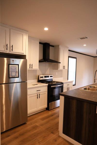 Photo 4 of 8 of home located at 6121 Collins Road, Lot # 168 Jacksonville, FL 32244