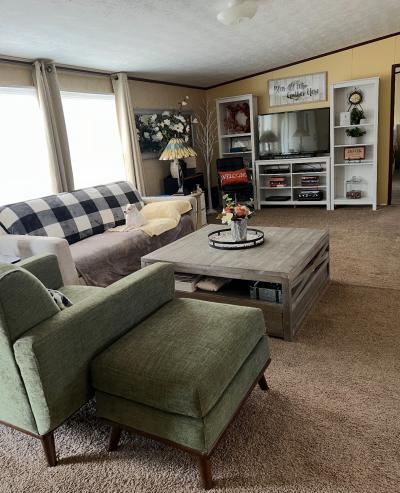 Photo 5 of 12 of home located at 105 Pioneering Loop Liberty Hill, TX 78642