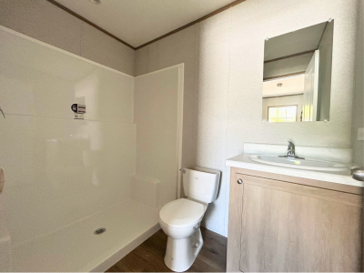 Photo 4 of 8 of home located at 10801 Main St, A3 Thonotosassa, FL 33592