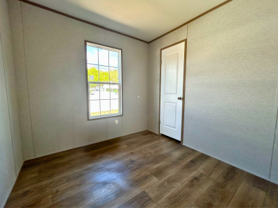 Photo 5 of 8 of home located at 10801 Main St, A3 Thonotosassa, FL 33592