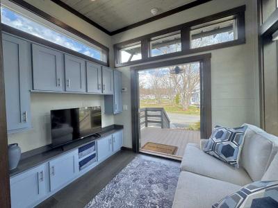 Photo 5 of 8 of home located at 181 Drifting Brook Lane Flat Rock, NC 28731