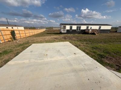 Photo 2 of 18 of home located at 159 Castellan Way Elgin, TX 78621