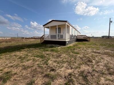 Photo 3 of 18 of home located at 159 Castellan Way Elgin, TX 78621