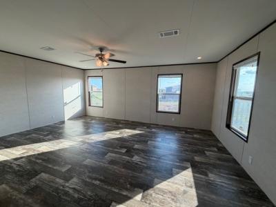 Photo 5 of 20 of home located at 127 Ardales Dr. Elgin, TX 78652