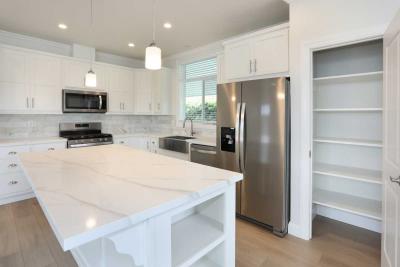 Photo 5 of 31 of home located at 129 La Ronda Tustin, CA 92780