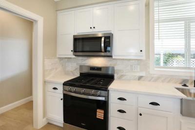 Photo 4 of 33 of home located at 46 Estrella Tustin, CA 92780