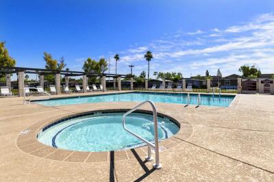 Photo 5 of 11 of home located at 400 W Baseline Rd Lot 292 Tempe, AZ 85283