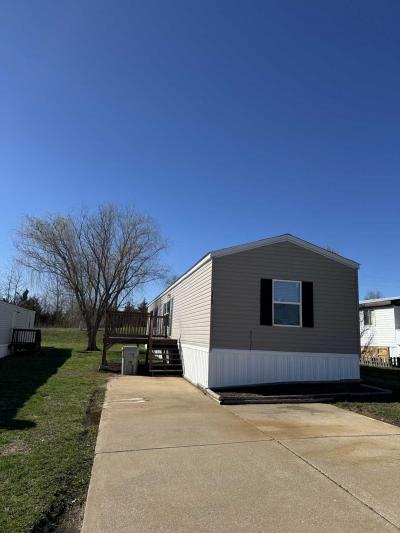 Photo 2 of 11 of home located at 135 Maple Shade Dr Old Monroe, MO 63369