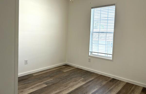 2020 Champion SIG3523B Mobile Home