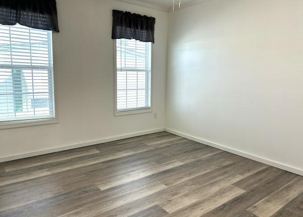 2020 Champion SIG3523B Mobile Home