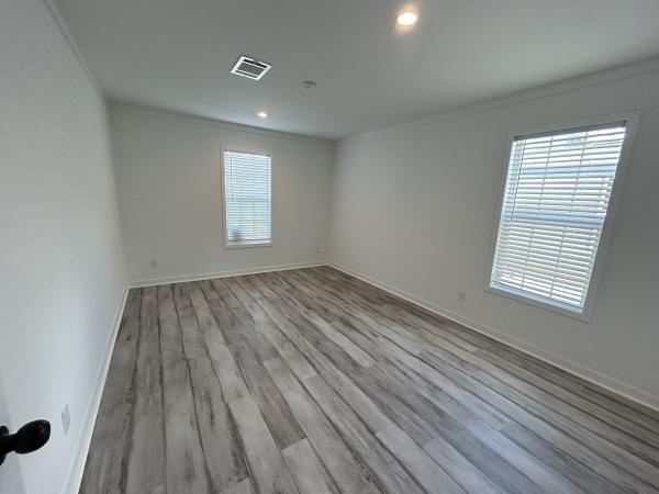 2025 Champion CH2450H32G01 Mobile Home