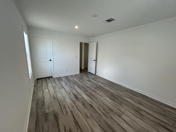 2025 Champion CH2450H32G01 Mobile Home