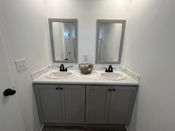 2025 Champion CH2450H32G01 Mobile Home